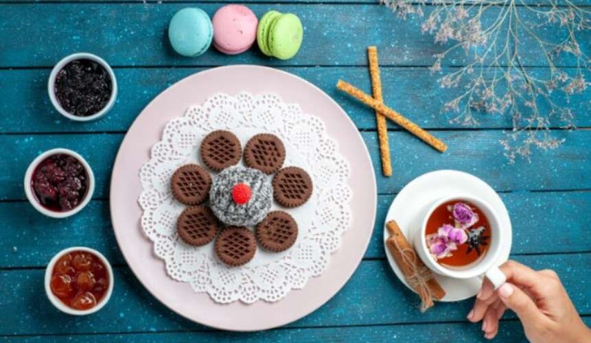 Make Store-Bought Desserts Look Special
