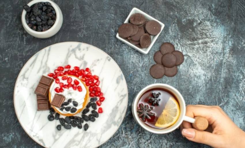 Pair Desserts With Coffee and Tea