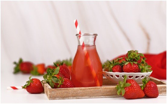 Strawberry Lemonade Dessert Jars